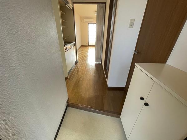 ラミューズ伏見台（303） 玄関