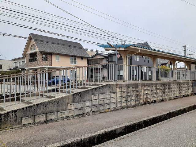 乙丸駅：650m