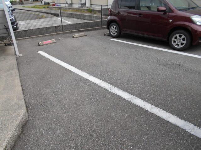 プラセール（101） 駐車場