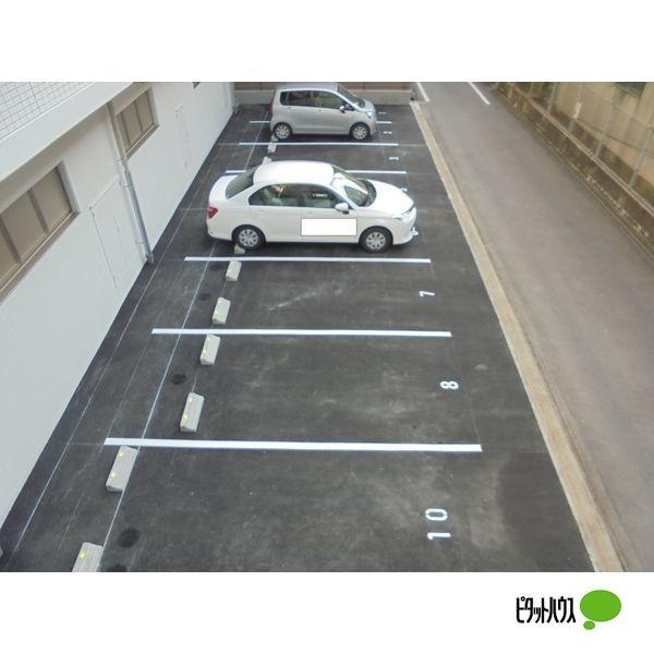 プレミアム浅間町（0401） 駐車場
