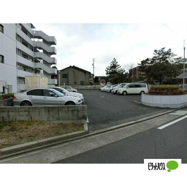 メゾン白菊（0302） 駐車場