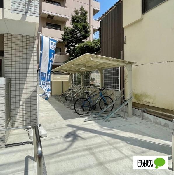 レトワール小笹（505） 駐車場