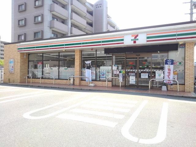 セブンイレブン那珂川今光一丁目：850m