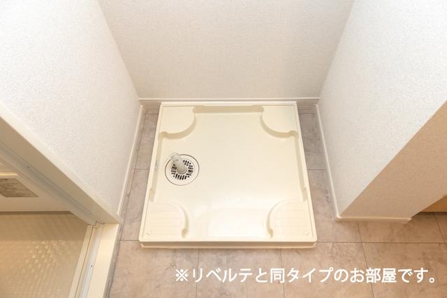 ベルフラワ−博多（301） 室内