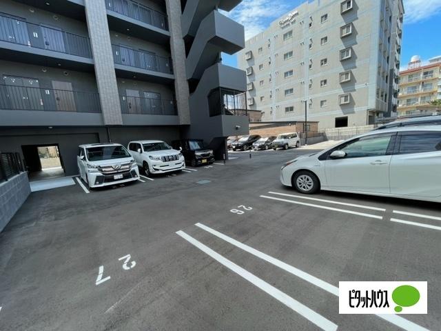 LANDIC PREMIUM O115（310） 駐車場