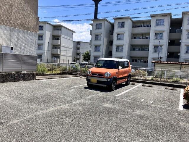モダンコート野多目　B棟（202） 駐車場