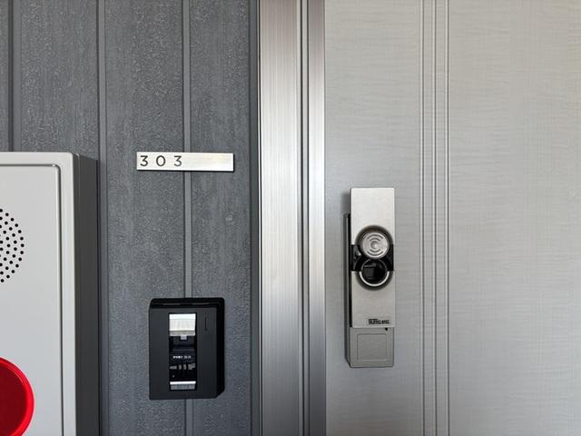 D-ROOM伊賀駅東（303） 玄関