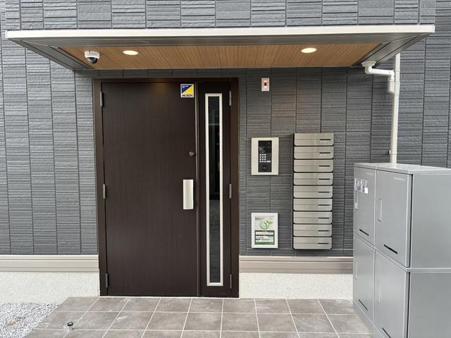 Pure Wind Garden　B棟（302） エントランス
