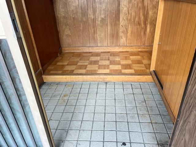 アリーナ（旧斉藤マンション）（202） 玄関
