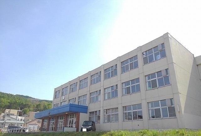 朝里中学校：380m