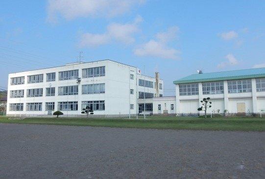 倶知安町立西小学校：980m