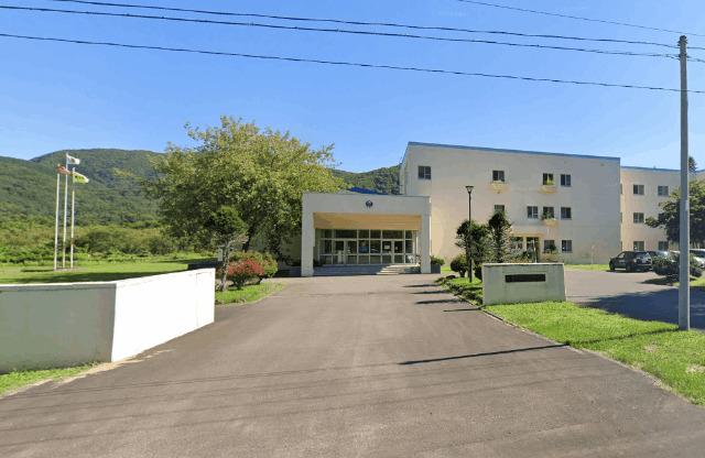 積丹町立美国中学校：882m