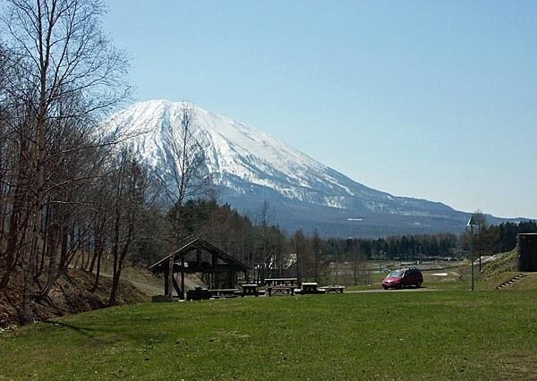 旭ヶ丘公園キャンプ場：1174m