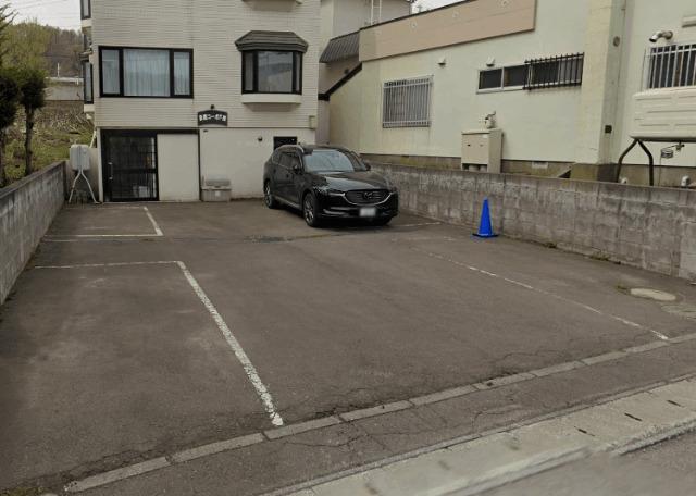 長橋コーポF棟（0101） 駐車場