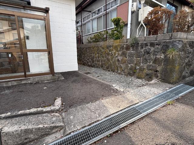 小樽市稲穂５丁目戸建（0） 駐車場