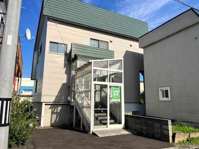 余市駅より徒歩6分 築45年3ヶ月 2階建の賃貸物件