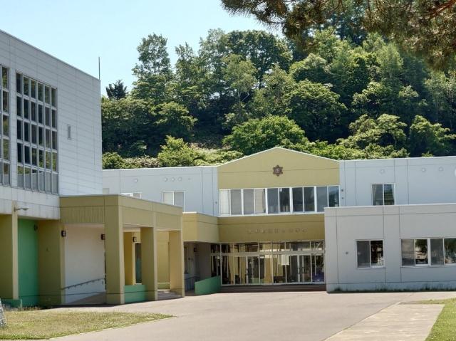 余市町立沢町小学校