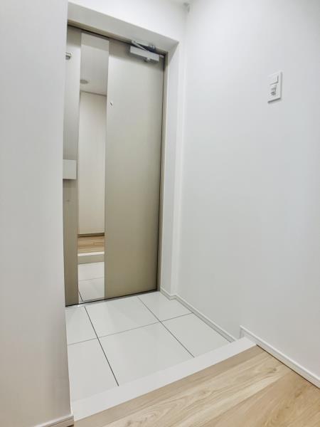 ＰＲＥＭＩＵＭ　ＣＵＢＥ　上野（1002） 玄関