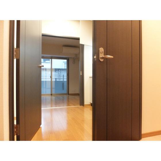 クオーレ西新宿（0101） 玄関