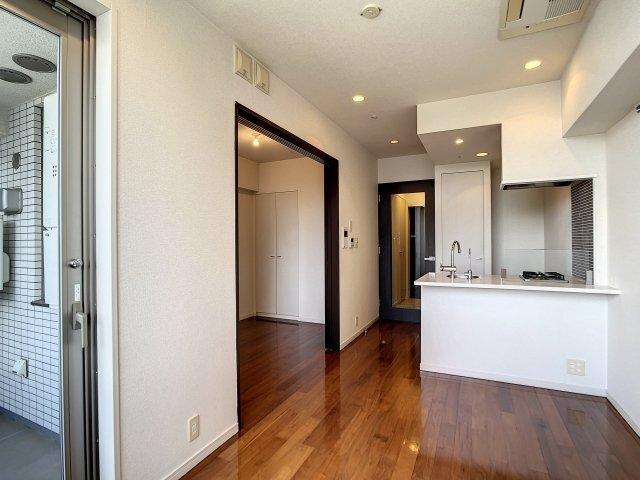 クオリア神南フラッツ リビング