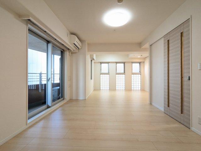 エムジー目黒駅前（1008） リビング