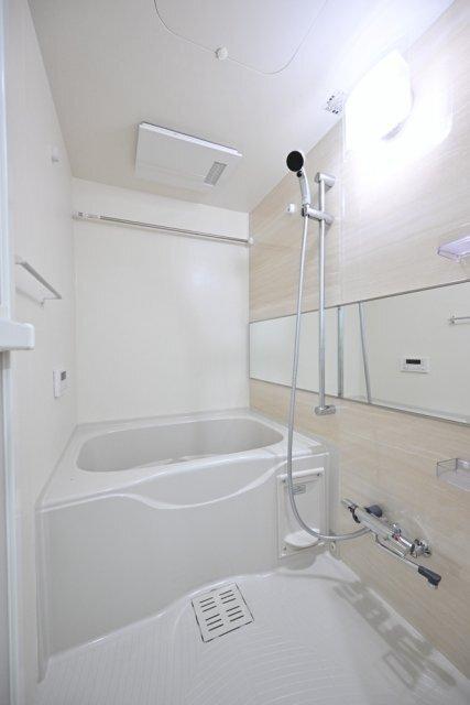 Ｔｈｅ　Ｒｅｓｉｄｅｎｃｅ　Ｎｉｈｏｎｂａｓｈｉ バス／シャワー