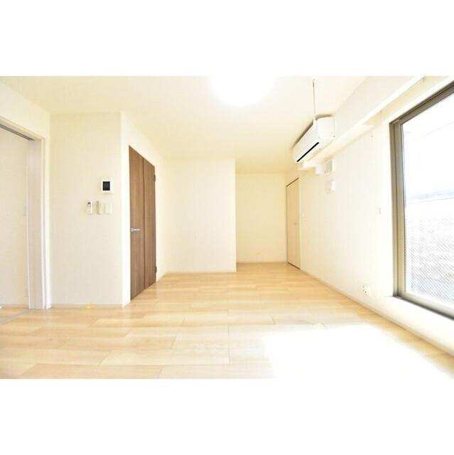 me（ミー）（0201） 室内
