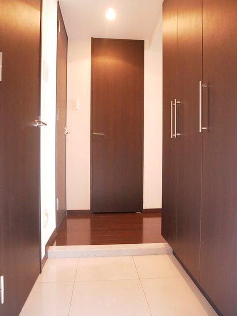 ステージグランデ新川 玄関