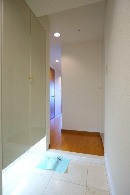 アクティヴュー新宿 玄関