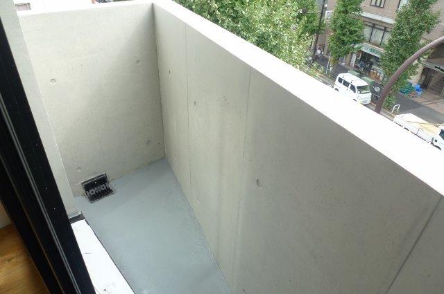 VERT COURT OGIKUBO EAST（401） バルコニー