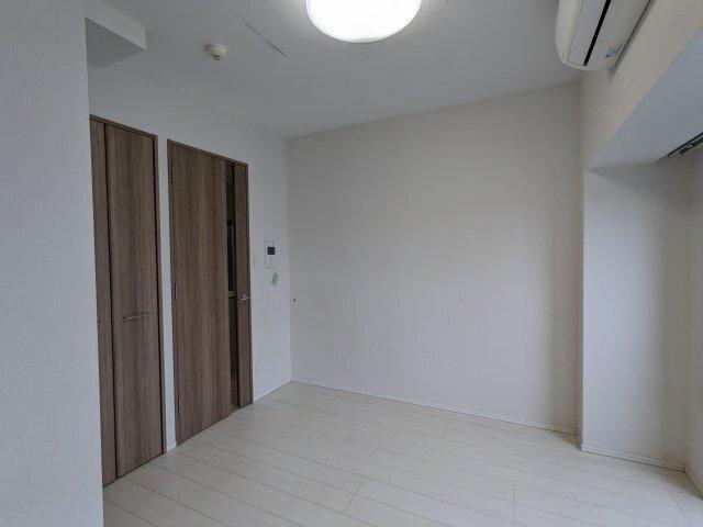 プレミアムキューブ大森本町（304） リビング