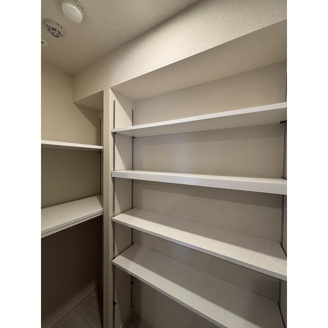 クラリティア上野稲荷町（1301） 収納