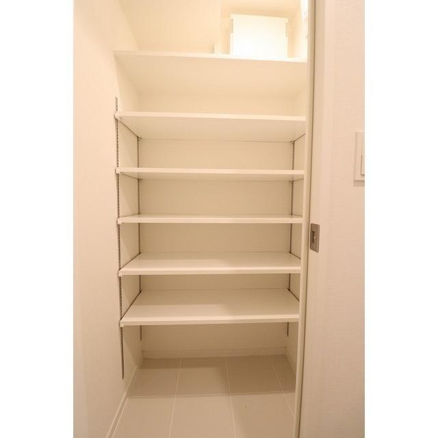 コンフォリア東新宿（1401） 部屋画像