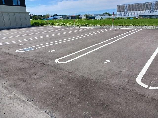 ラピス・ラズリⅡ（202） 駐車場
