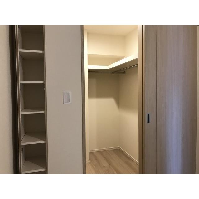 クレヴィア新宿若松町（813） 収納