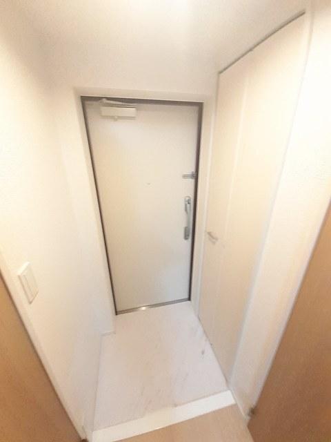 ウイステリア関口（103） 玄関