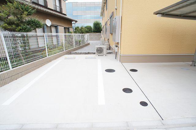 パークサイド仲町（103） 駐車場