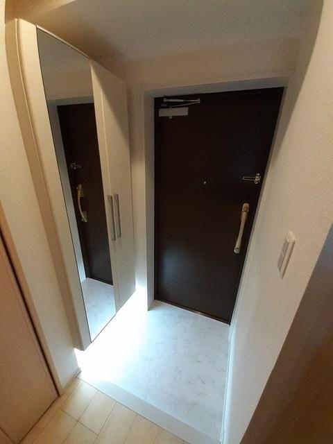 アビタ・ヴァン（1102） 玄関