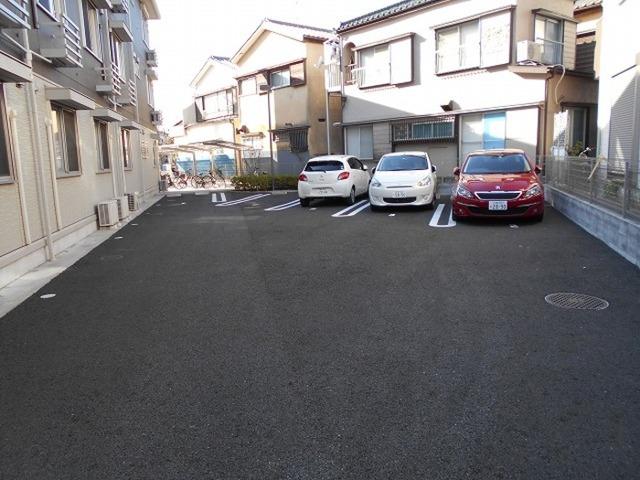 レガリア（305） 駐車場