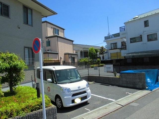 グリーンルーフ（202） 駐車場