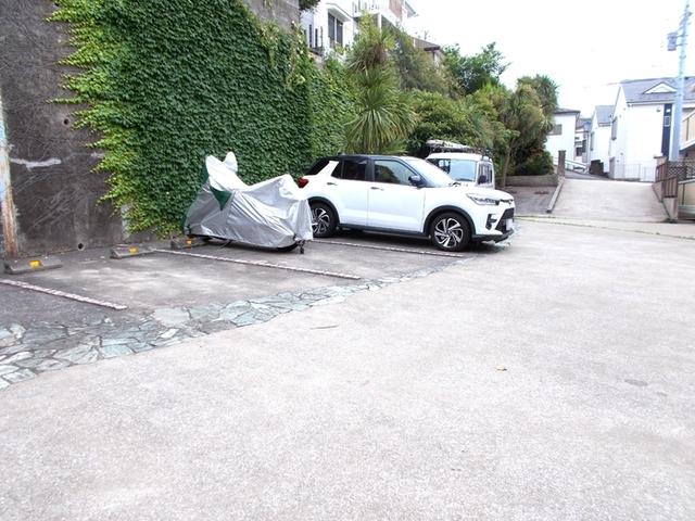 山手ヒルズ　壱番館（101） 駐車場