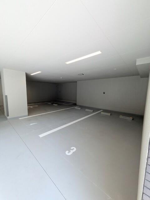 ロイジェント潮見（0412） 駐車場