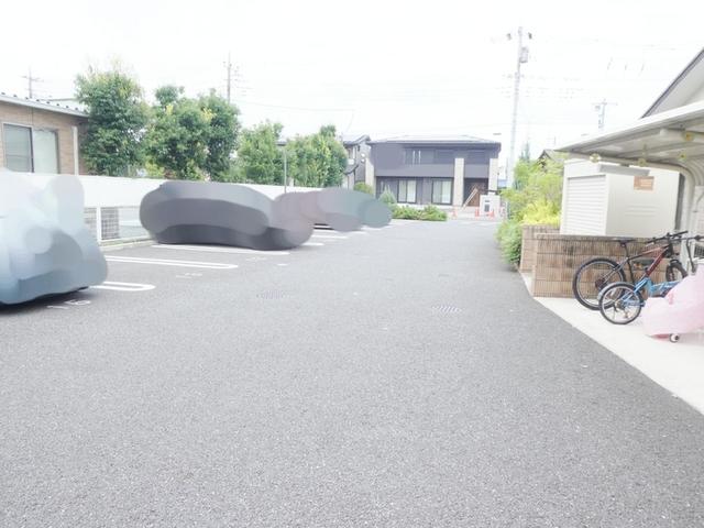 アネシス（101） 駐車場