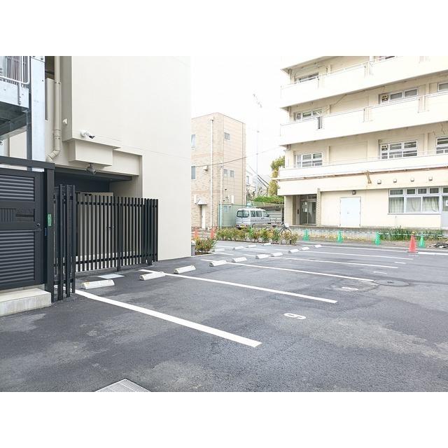 ＲＪＲプレシア蒲田（502） 駐車場
