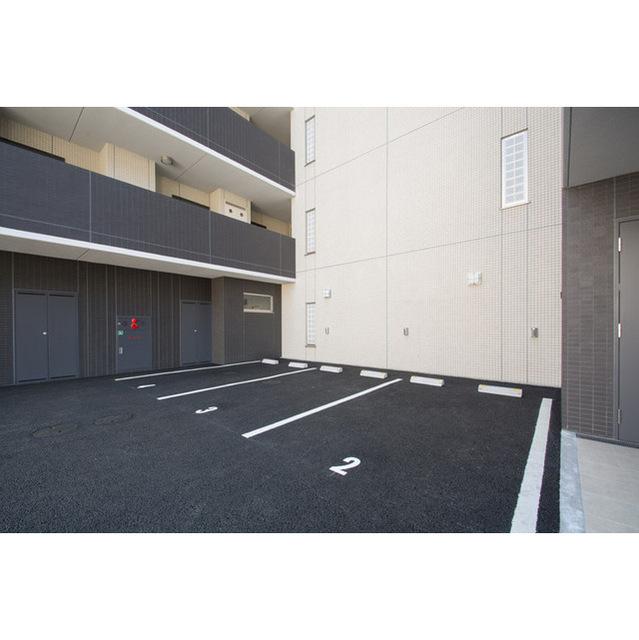 ヒューリックレジデンス新宿戸山（0111） 駐車場