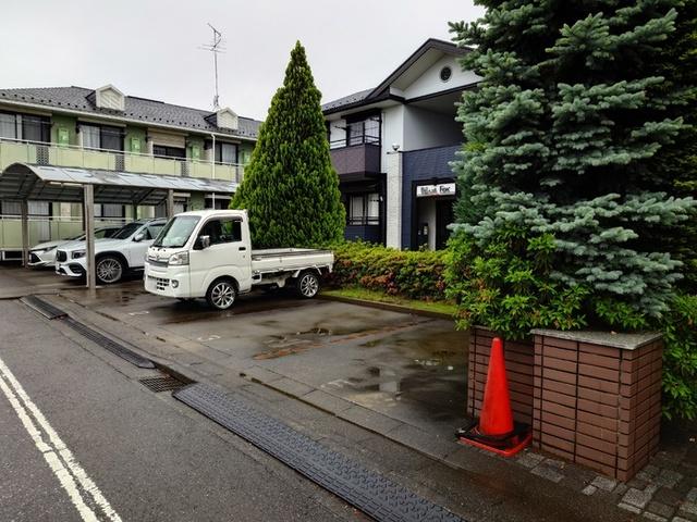 ブルーフォックス（202） 駐車場