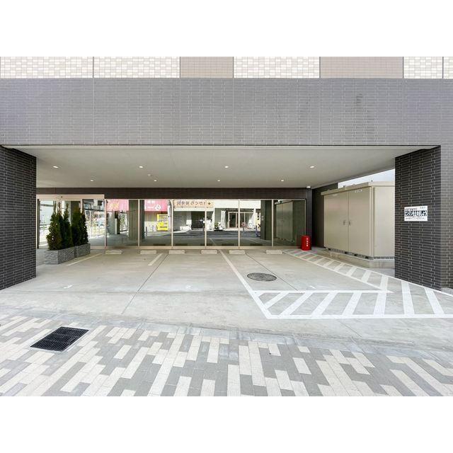 コンフォリア・リヴ志村三丁目（208） 駐車場
