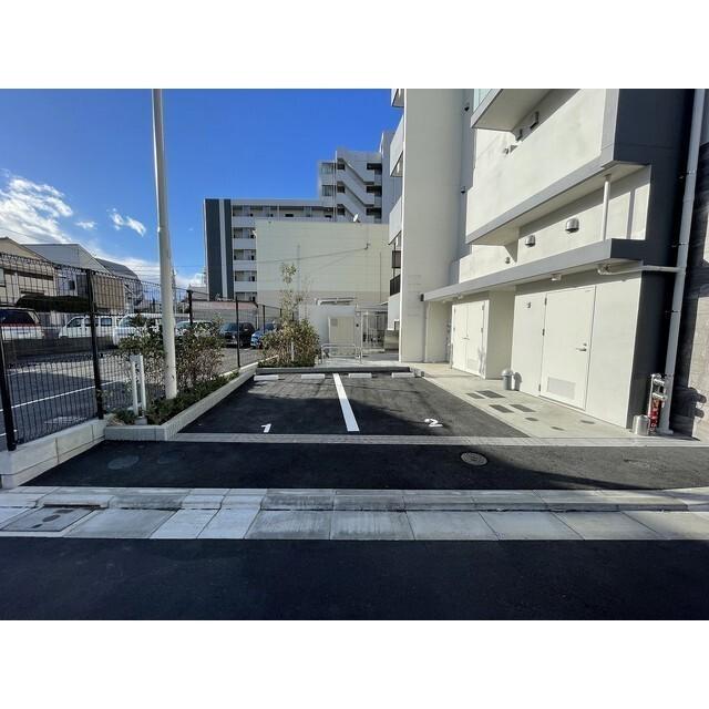 フレシア赤塚新町（301） 駐車場