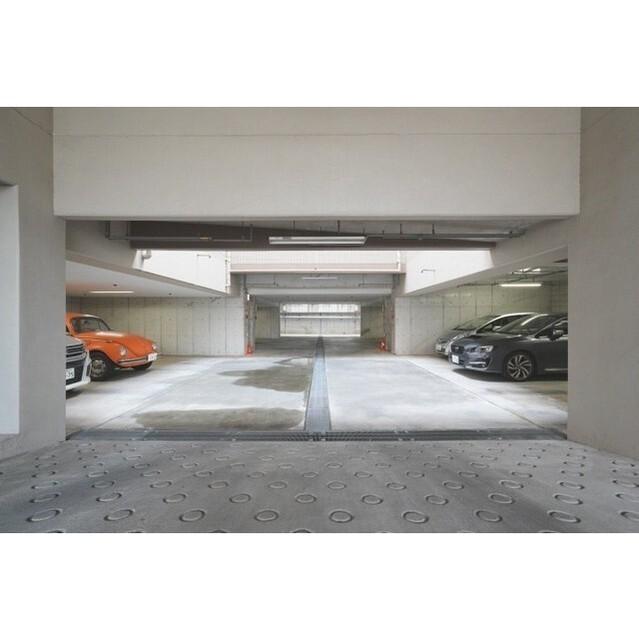 ガーデン目黒南（110） 駐車場