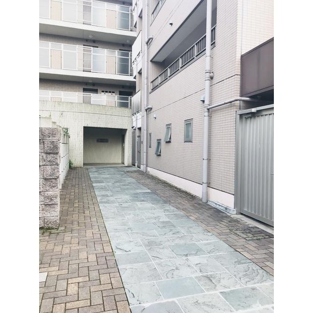 プラムガーデン関根（210） エントランス